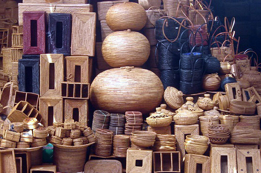 Handicrafts(Wooden, metal, clay)